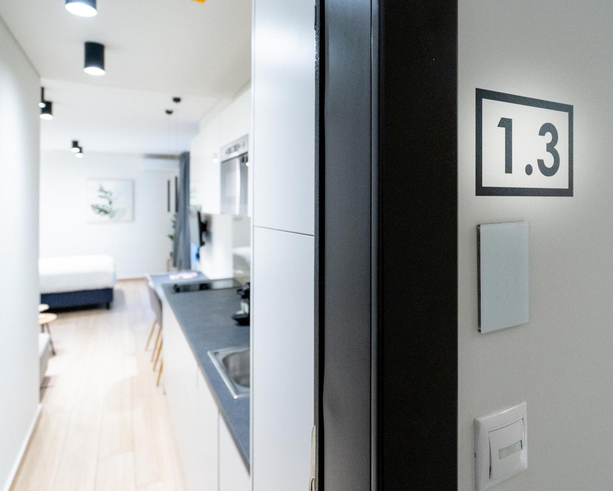 Classy 103 Studio Apartment In The Heart Of Athena Bagian luar foto